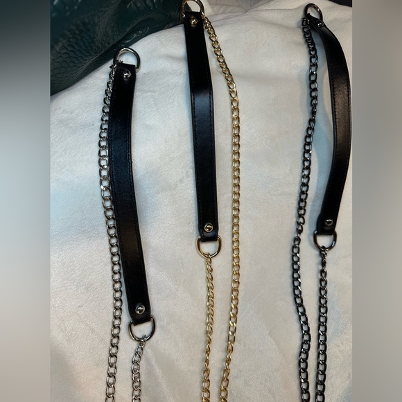 🌟HOST PICK🌟NIP 47 inch Vegan Leather bag chain ( 1 item) - Picture 4 of 10